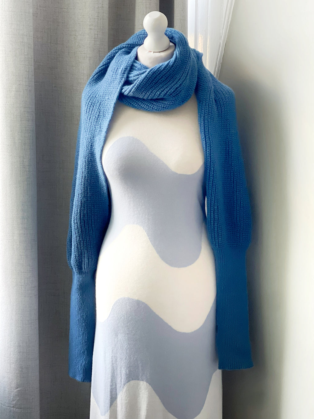 Brushed scarf with thumb holes - Blue