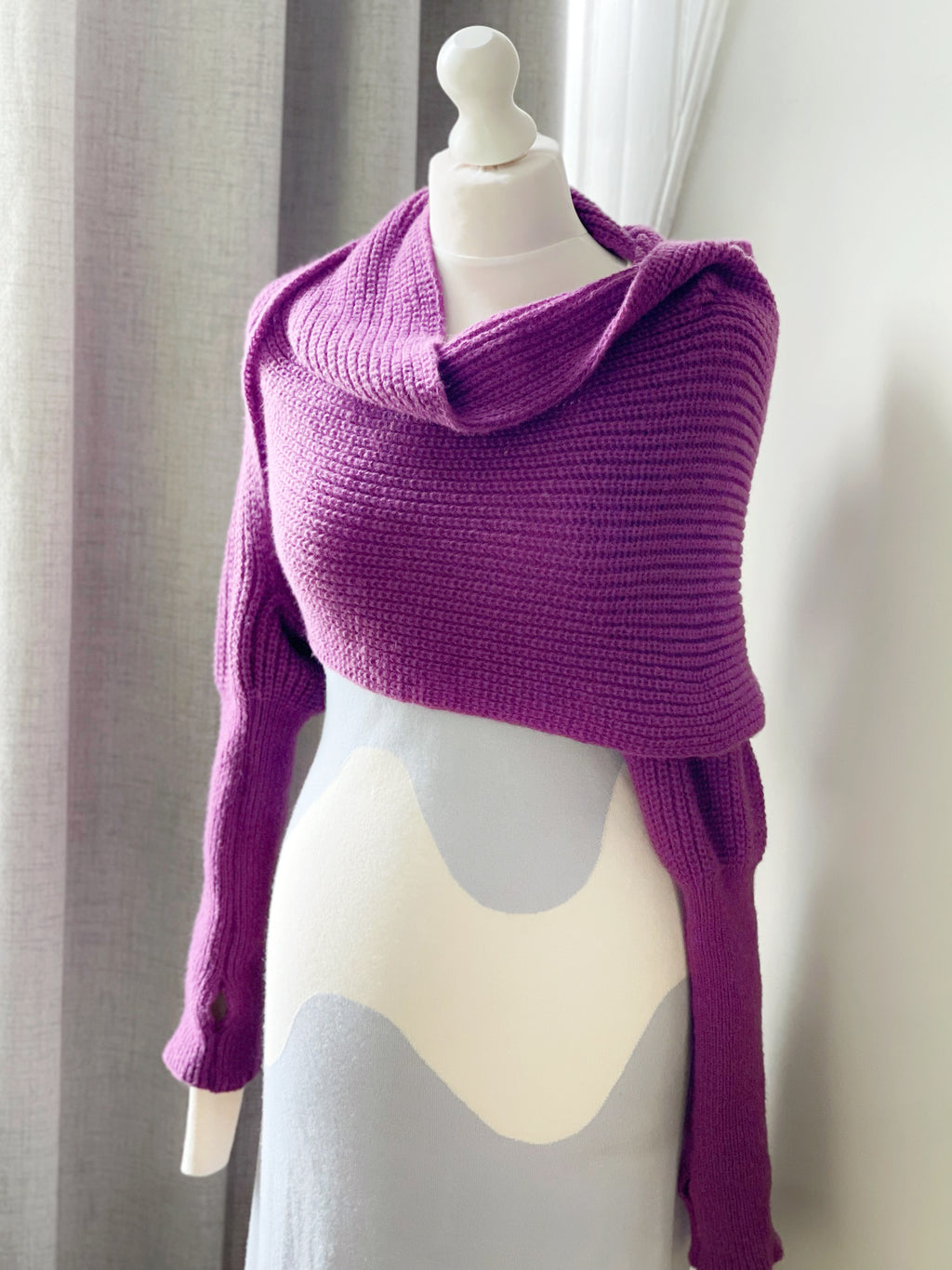 Brushed scarf with thumb holes - Purple