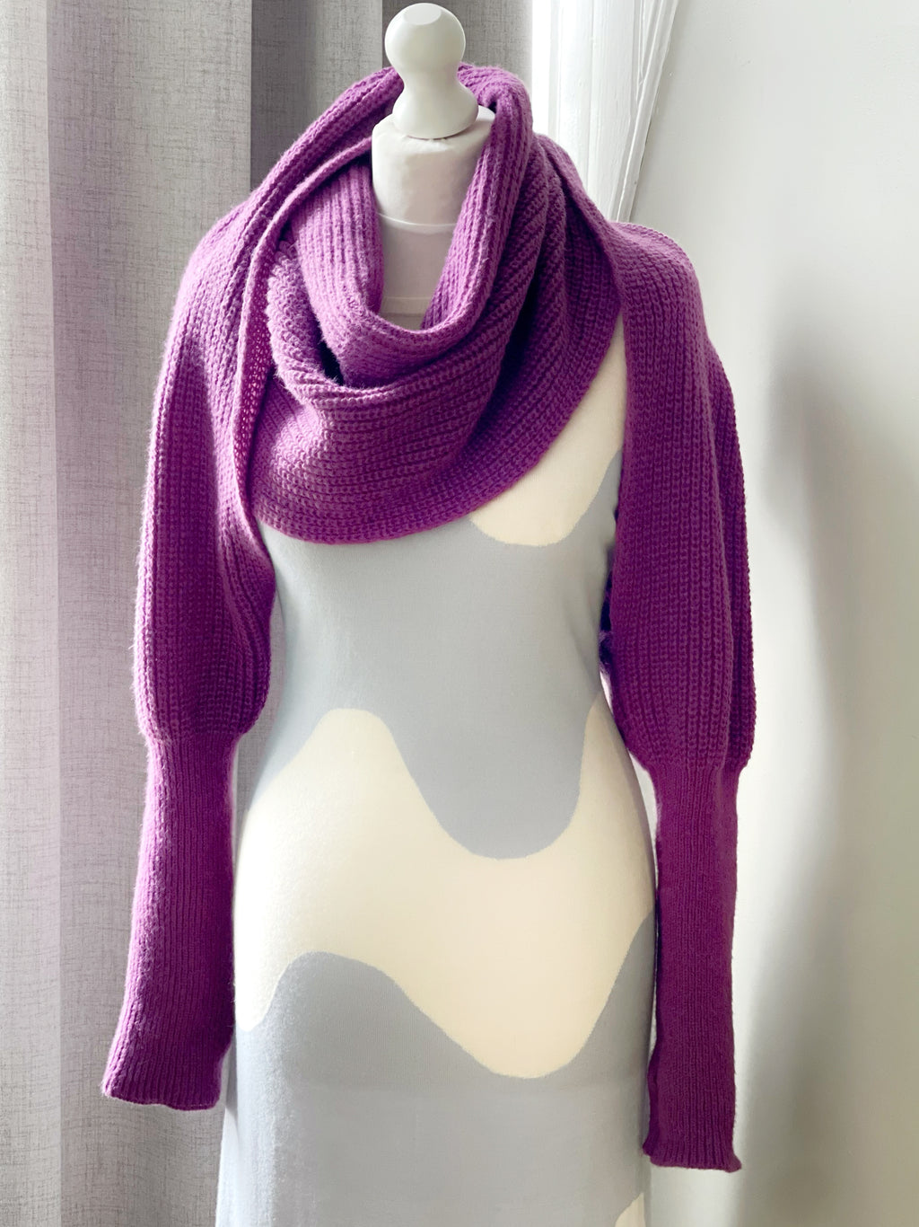Brushed scarf with thumb holes - Purple