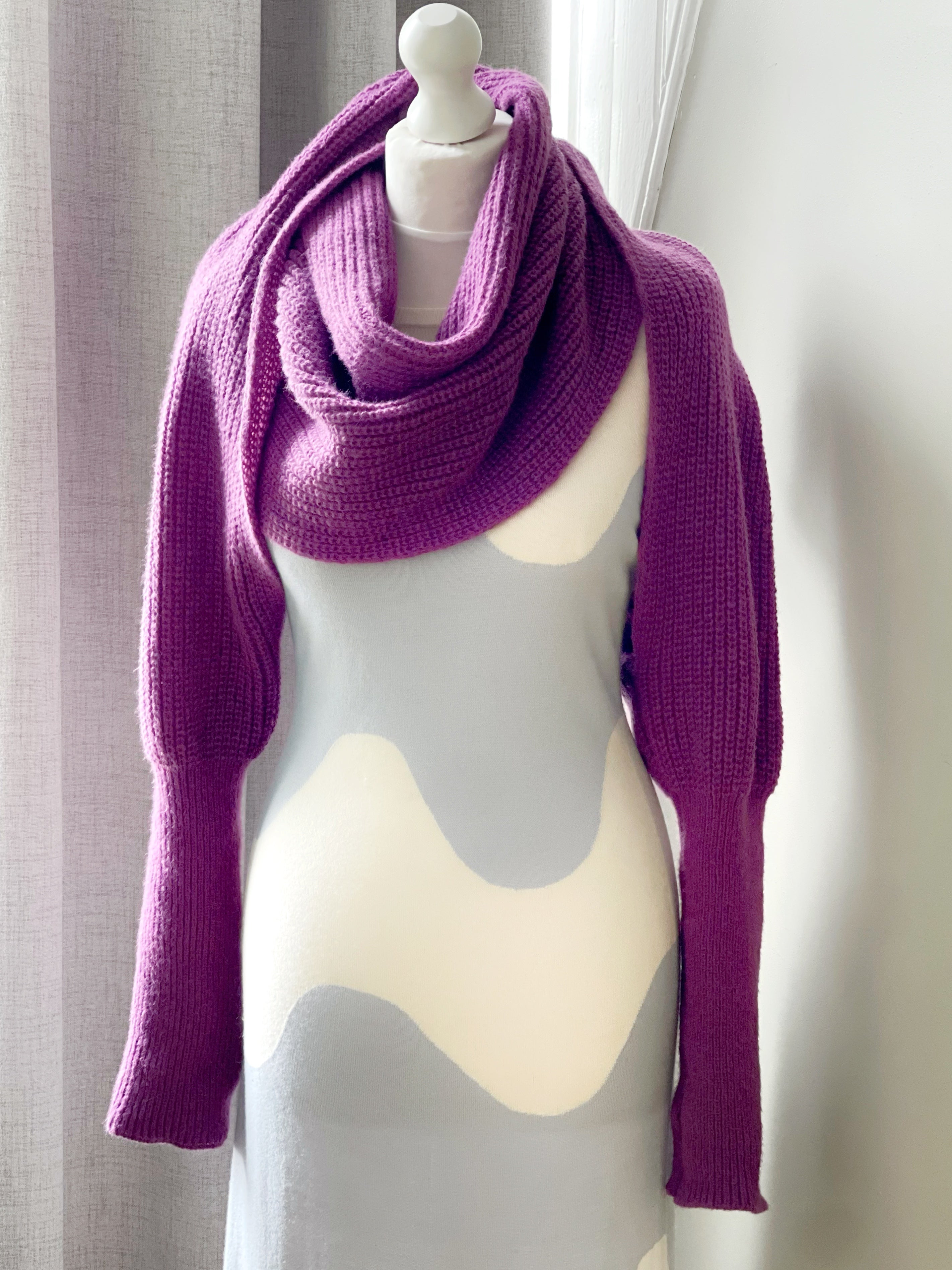 Brushed scarf with thumb holes - Purple