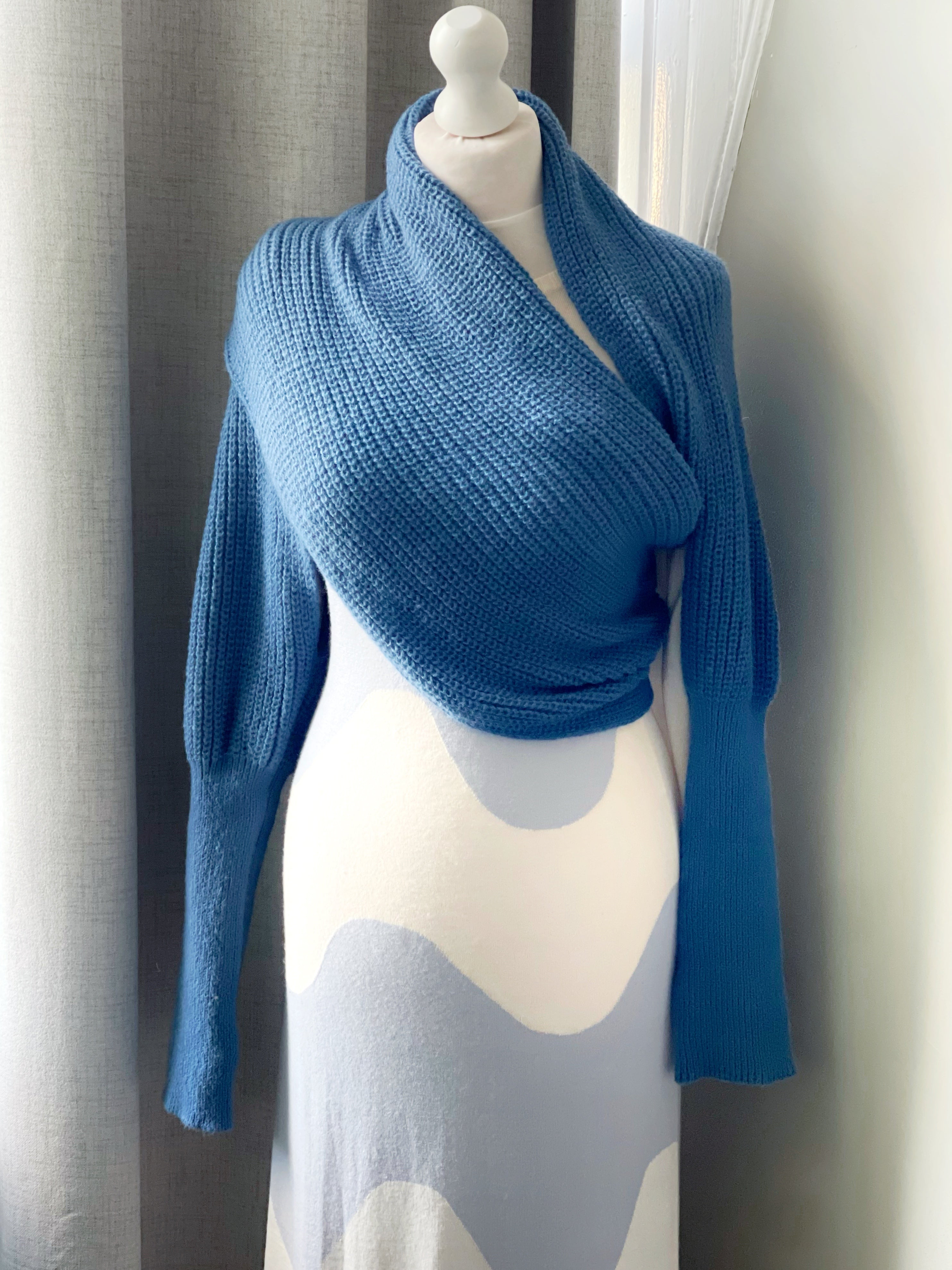Brushed scarf with thumb holes - Blue