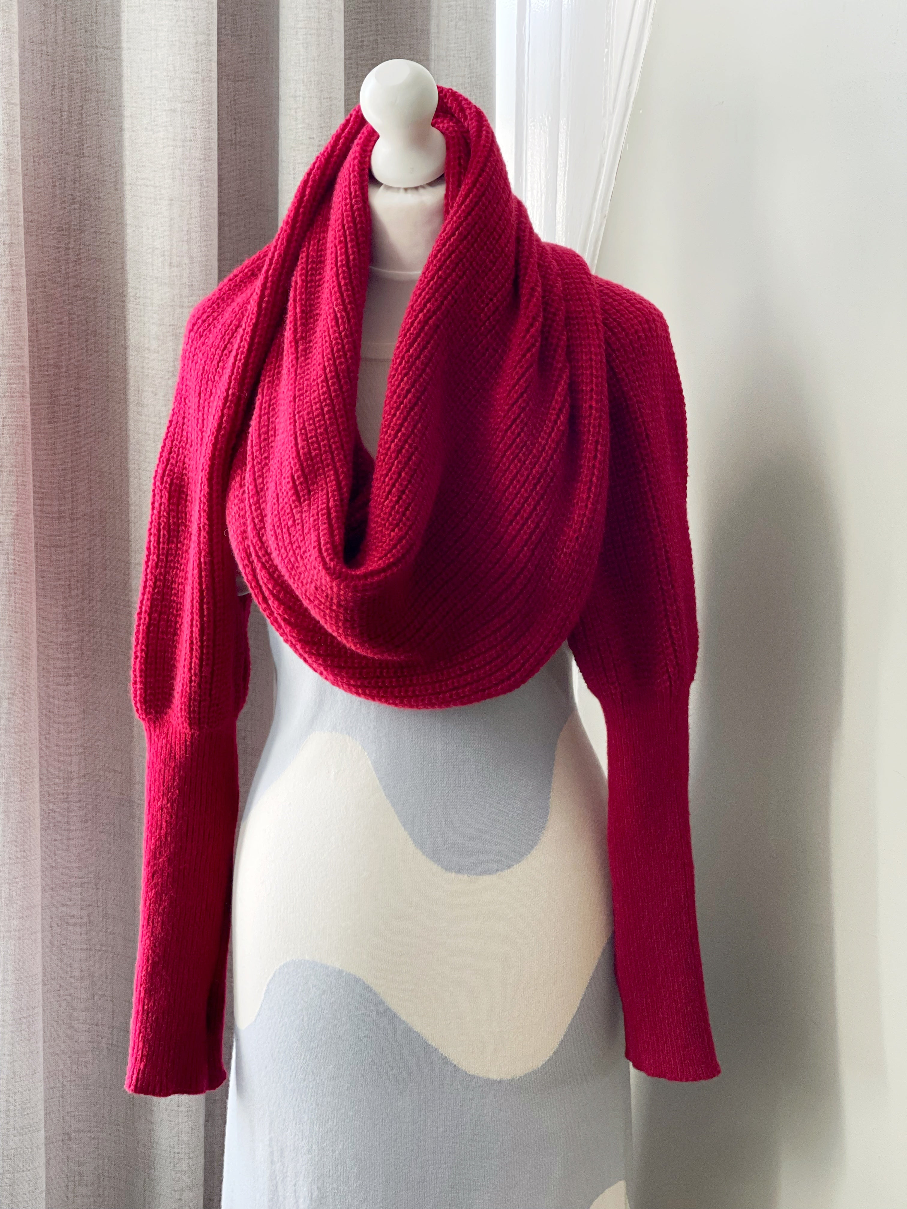 Brushed scarf with thumb holes - Red