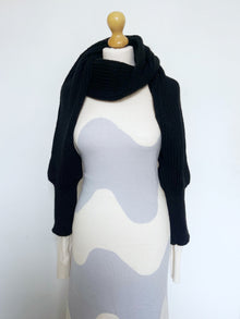 Soft brushed scarf - Black