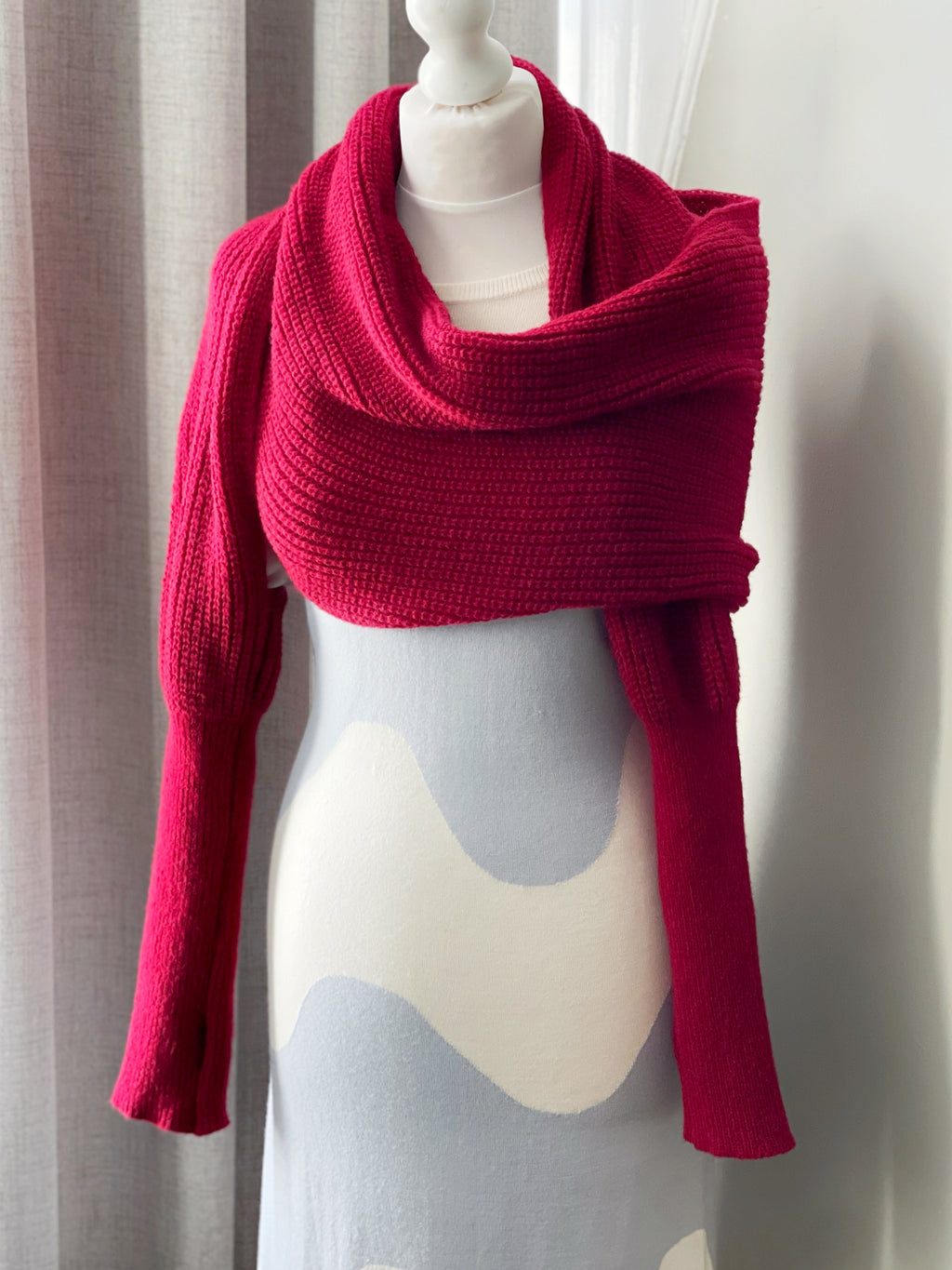 Brushed scarf with thumb holes - Red