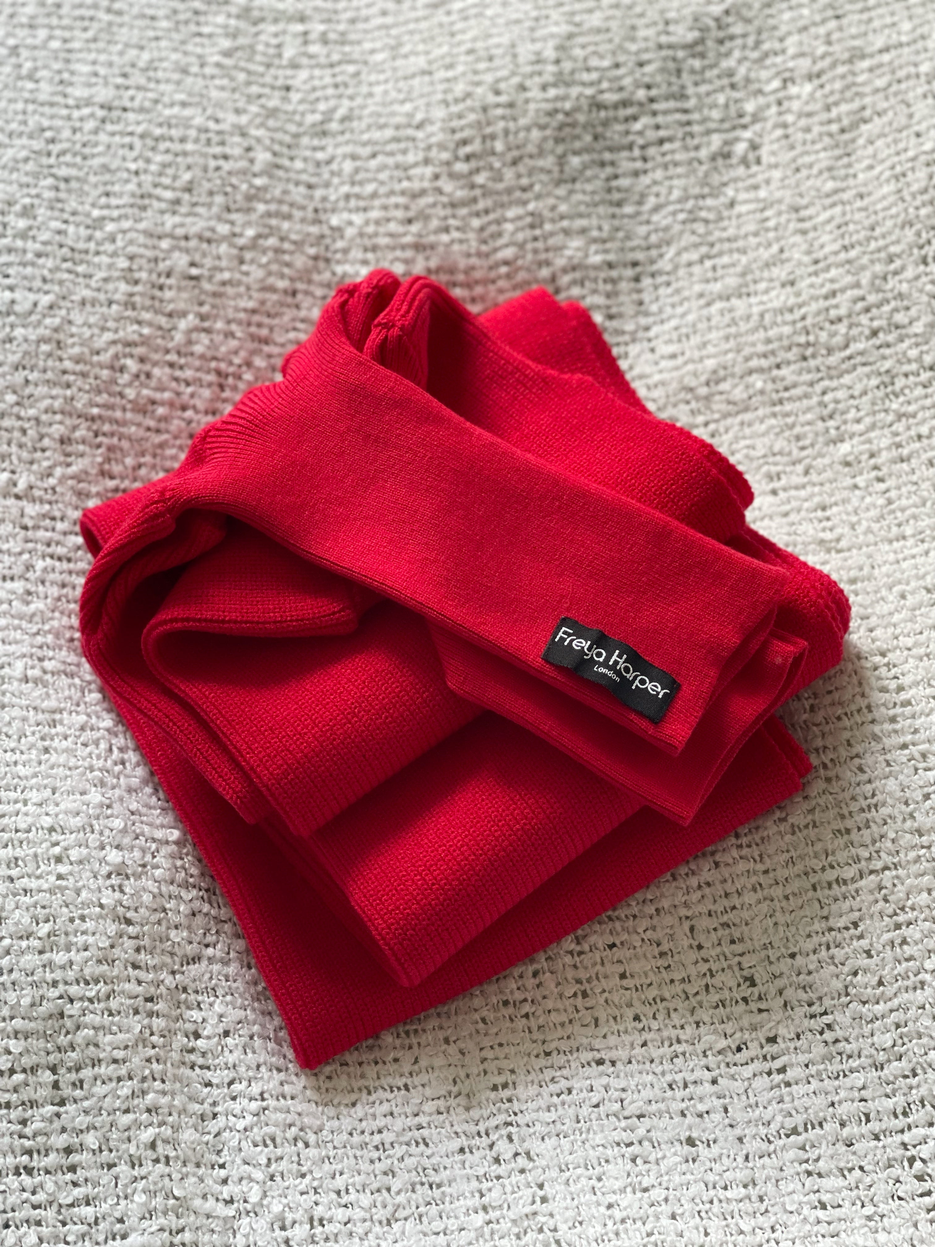 Light Radiance - Scarlet red