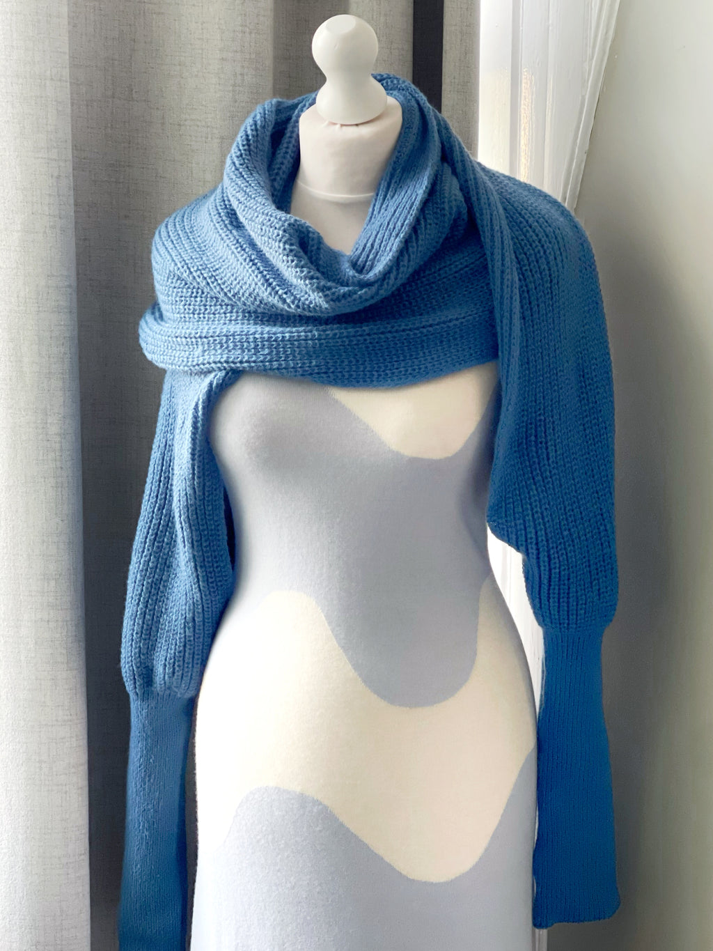 Brushed scarf with thumb holes - Blue