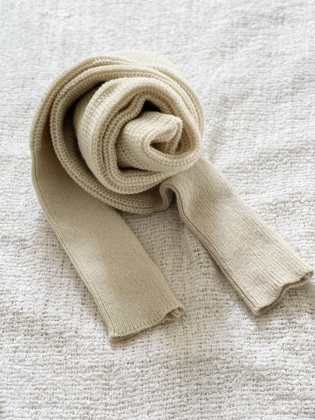 Brushed scarf with thumb holes - Ivory cream